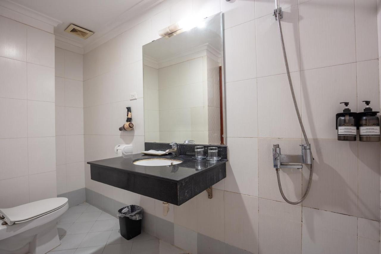 Blau Hotel Ханой Экстерьер фото